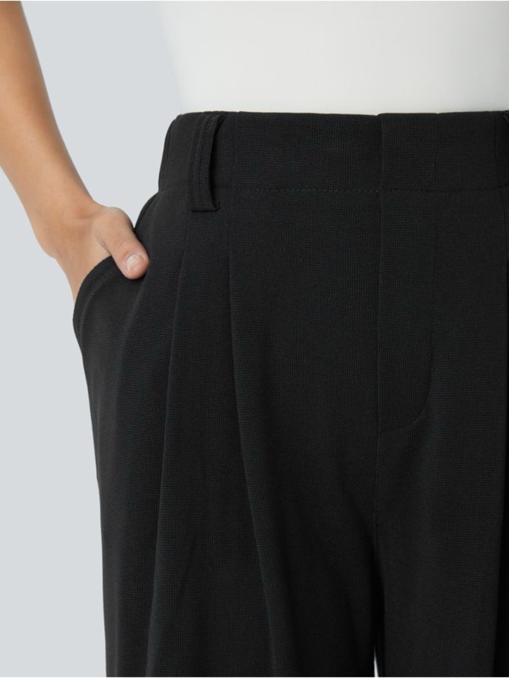 NWOT Black Wide-Leg High Waist Trousers - Picture 4 of 12